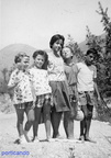 1960 le sorelle Langiano con Rosangela e Dino Avagliano sulla pineta serra