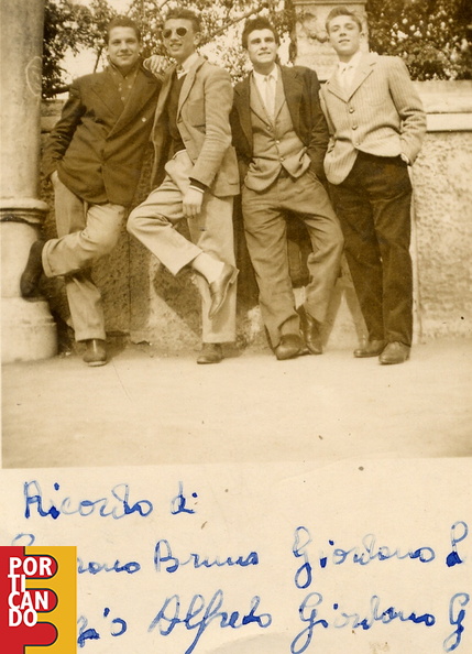 1950 circa Antonio Sparano e altri amici