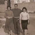 1951 Carmine Leopoldo con amiche a pozzuoli(1)