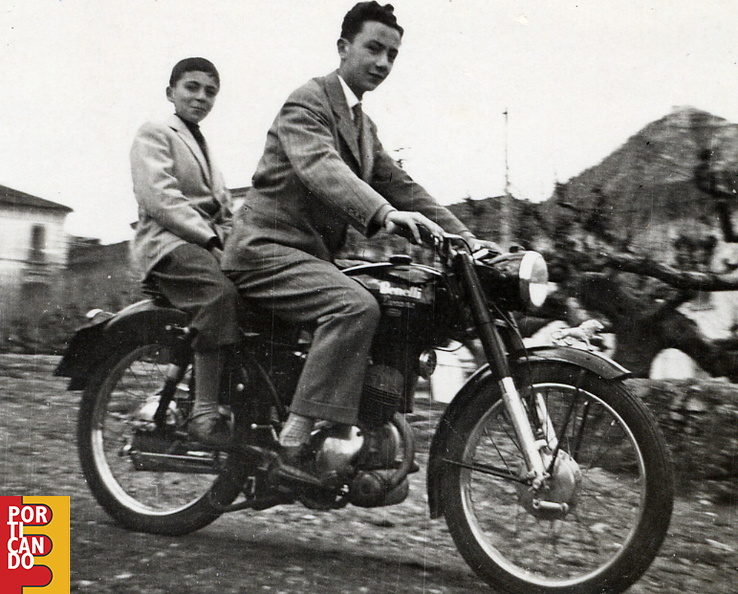 1956 Nino D'Antonio e un Rispoli sul Benelli  Leoncino 125