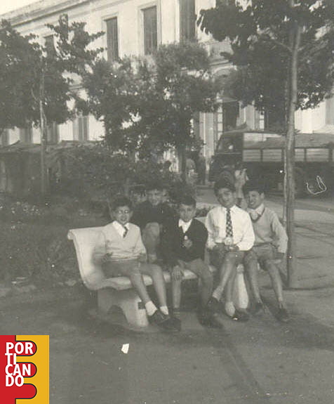 1957 circa compagni di scuola  della sezione F Guglielmo Pepe Pinuccio Sorrentino Vincenzo Coppola Bruno Pepe Carpentieri