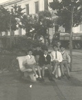 1957 circa compagni di scuola  della sezione F Guglielmo Pepe Pinuccio Sorrentino Vincenzo Coppola Bruno Pepe Carpentieri
