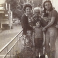 1967 circa sulla destra Marisa Coppola ed il piccolo Marcello Murolo