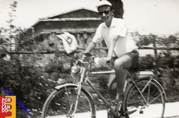 1956 Pippo Buono gita a Paestum in bici 3