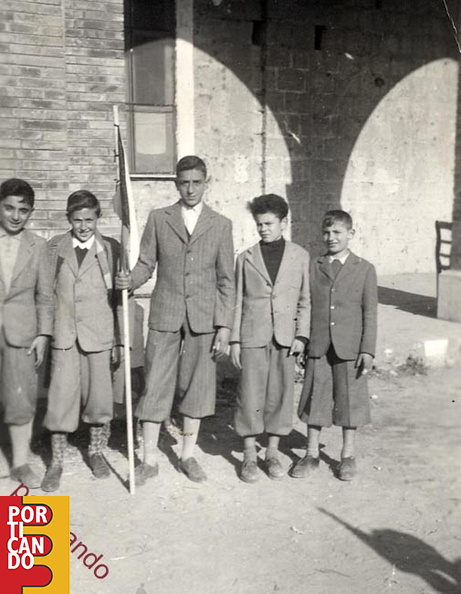 1955 circa Enzo Senatore ( al centro ) e 4 apiranti