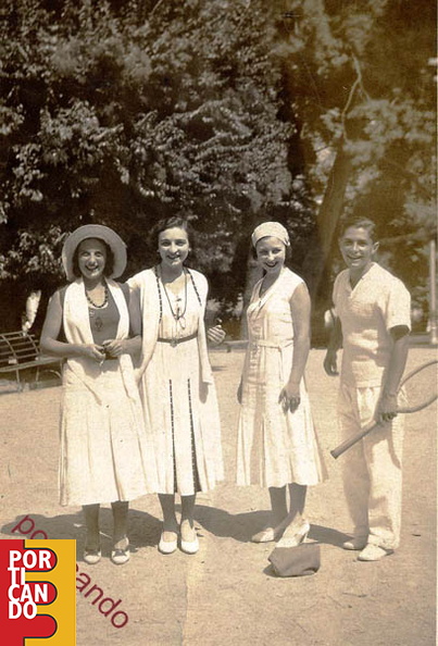 1939 circa Gilda Balestreri e amiche