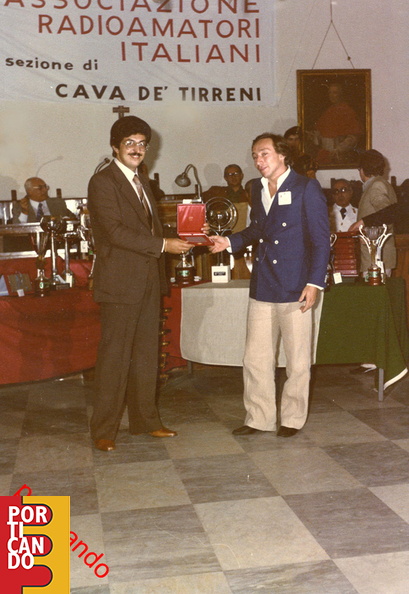 1979 sala comunale A.Avagliano i8YAV premia i (1)