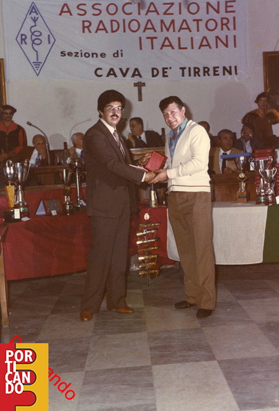 1979 sala comunale A.Avagliano i8YAV premia i (2)