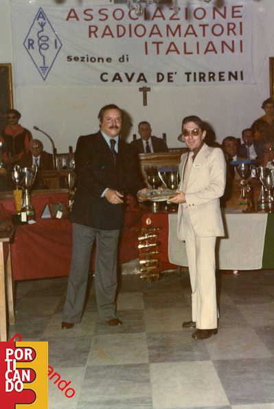 1979 sala comunale A.Avagliano i8YAV premia i (6)