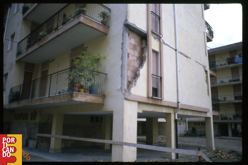 1980_terremoto_(15).jpg