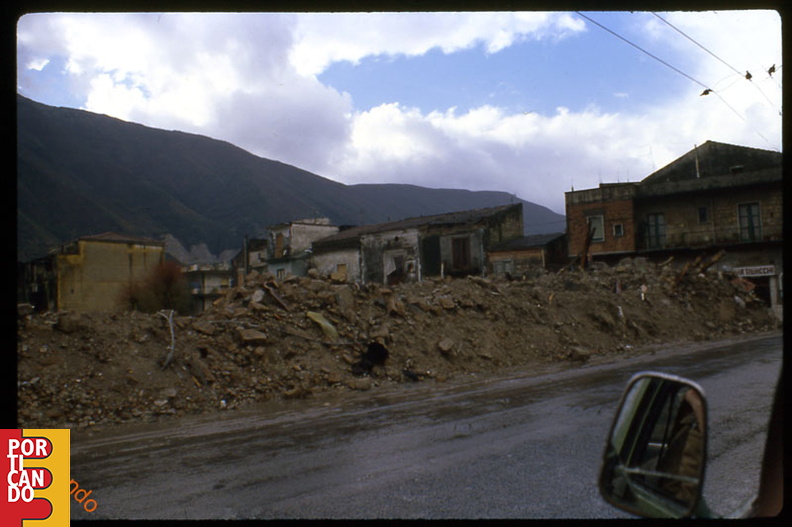 1980 terremoto (2)
