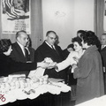 1963 Befana del Vigile Eugenio Abbro ( Sindaco ) e Luigi Durante (assessore alle finanze)