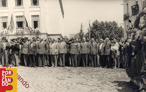 1951 giugno il sindaco con la giunta all'arrivo degli allievi della Numziatella in campeggio a Cava