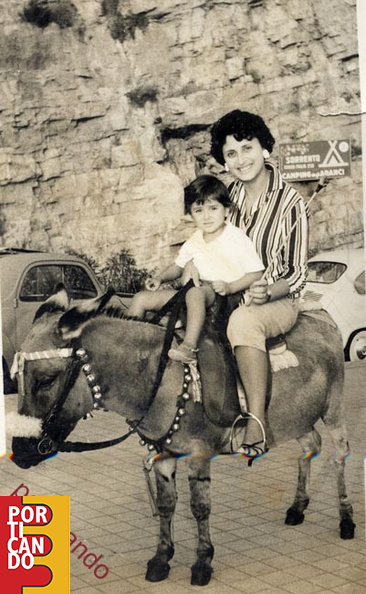 1958 sul mulo Renata Maiorino e  la figlia Maria Liberti