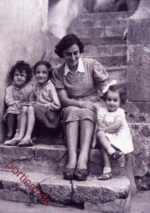 1944 mia sorella Rosa mia cugina Maria  mia cugina Mariantonietta