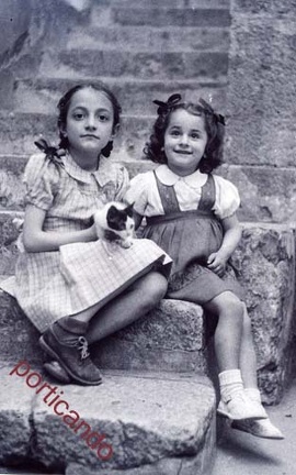 1949 le mie cugine Maria e MariaAntonietta