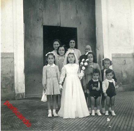 1950 prima comunione mia sorella Lucia Panzella  con Mimetta zia Teresa Maria mamma nonna Rosa Rosa io Teresa e Vittorio