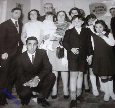 1965 circa pertosa albergo cafaro Io mio cugino Vittorio mia cugina Maria zio Benedetto zia Concettina ed altri