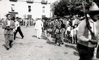 1954 a piazza sanfrancesco in primo piano il fotografo Giordano