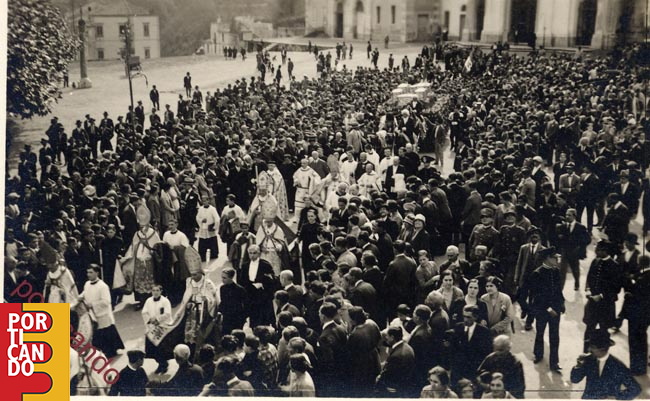 1928_processione_per__i_Beati_Abati_Cavesi__ritorno_delle_spoglie.jpg
