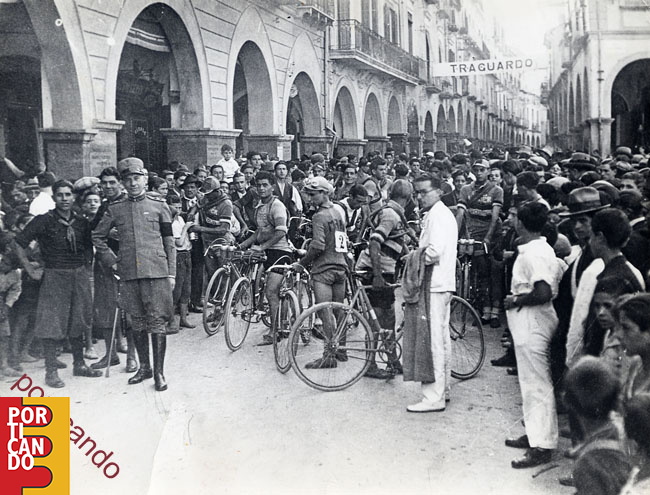 1933_arrivo_giro_della_Campania.jpg