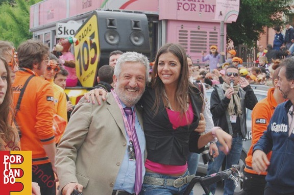 Giro Scarlino (ex patron del Giro) con Vanessa (foto di Pierino Barone)