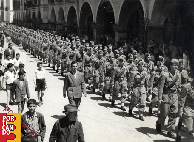 1951 soldati dell'annunziatella (al centro vittorio d'atri)