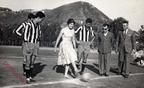 1957 Sagra dei giovani Mariella Avigliano da il calcio di inizio