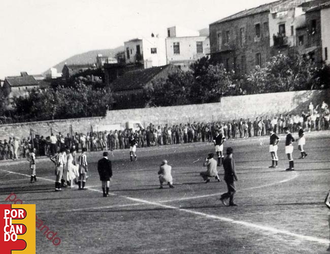 1957_Sagra_dei_giovani_organizzata_da_sport_sud_incontro_di_calcio.jpg