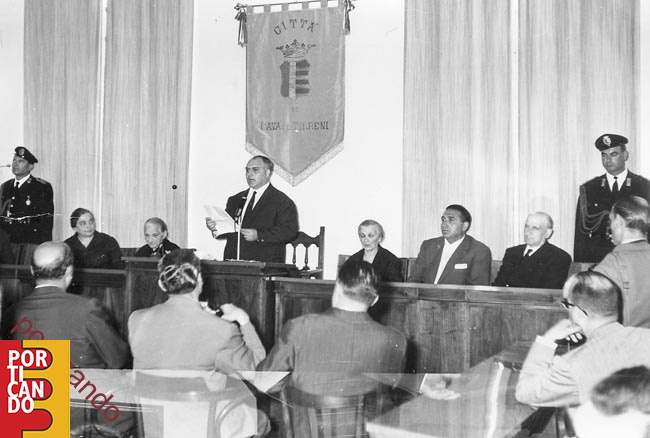 1962_conferimento_medaglia_argento_a_Carmela_MAtonti_fra_gli_altri_Abbro_Musumeci_Casaburi.jpg