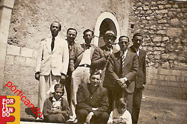 1941_festa_dei_commercianti_a_San_Liberatore___partecipanti_e_familiari_(_foto_di_Carmine_Leopoldo_).jpg