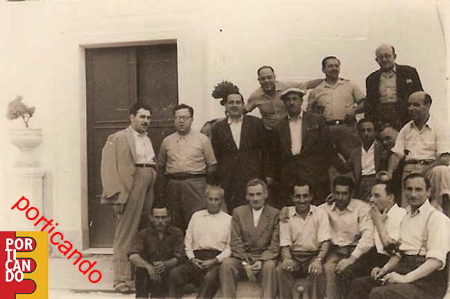 1941_festa_dei_commercianti_a_San_Liberatore__-_foto_di_gruppo_(_foto_di_Carmine_Leopoldo_).jpg