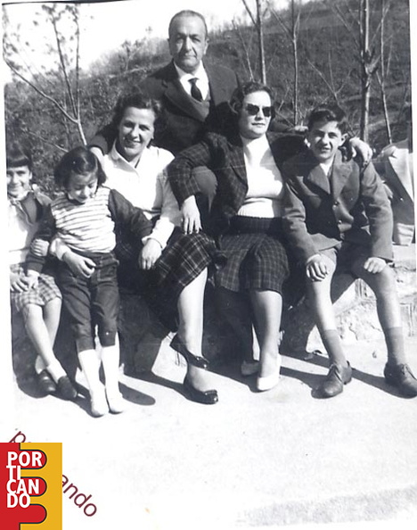 1956 Mario Pisapia negozi Alimentari con la figlia Silvana e Giovanni Sarno