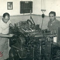 1957 Mario Pinto in tipografia