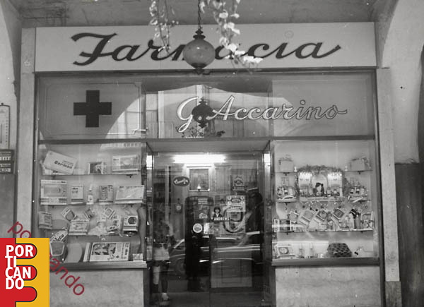 1960_circa_Farmacia_Accarino_1960_circa.jpg