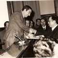 1960 circa Leopoldo Carmine premiato dalla giunta