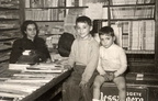 1953 anna pisapia con i figli Mimmo e Mario