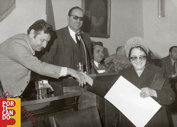 1968_circa_premiazione_al_municipio_sindaco_Enzo_Giannattasio_e_Riccardo_Romano.jpg