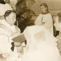 1954 padre Giustino Iovino celebra il matrimonio Liberti Maiorino