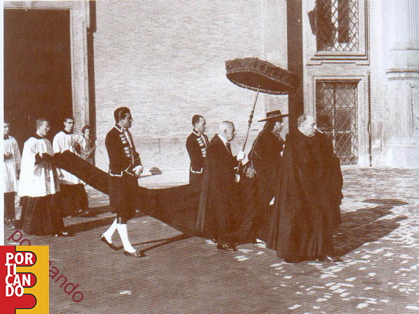 1954_Badia_processione_con_Filippo_Giordano_Mario_Parisi_e_Gino.jpg