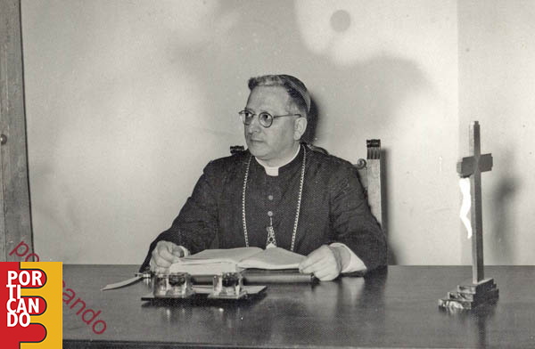 1960_circa_vescovo_Alfredo_Vozzi.jpg