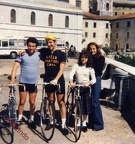c05 Montevergine 1976 A.Ugliano e I.Carpentieri con le figli