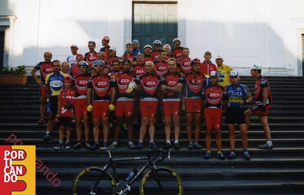 ck6 Partenza dei ciclisti Cavesi per S.Gerardo 2001
