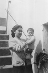 1954 dott Enzo Spatuzzi con la madre