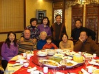Enzo Nicoletta con la famiglia della moglie in Cina