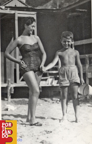 1954 circa Franco Bruno Vitolo con Annamaria ( Vietri )