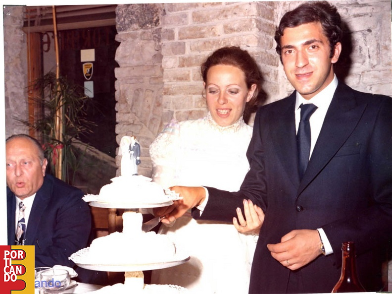 1973 Linda Langiano e Matteo Russo taglio Torta