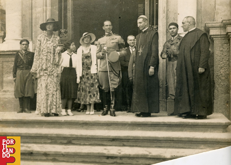 1935 circa il principe Umberto di Savoia in visita alla badia con l'abate Rea