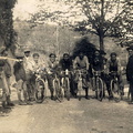 1935 circa Salvatore Senatore primo a sx con altri ciclisti