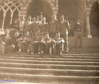 1950 gita in costiera Amalfi  prima sosta sulle scale della basilica